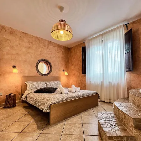 Alojamento de Acomodação e Pequeno-almoço Guarda Che Luna 4*