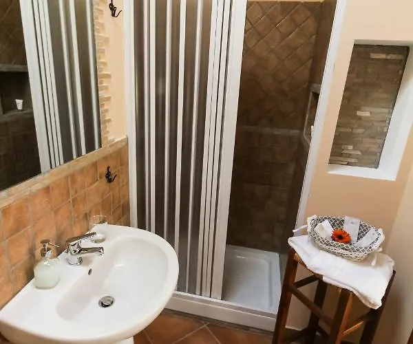 Guarda Che Luna 4* Sasso di Castalda