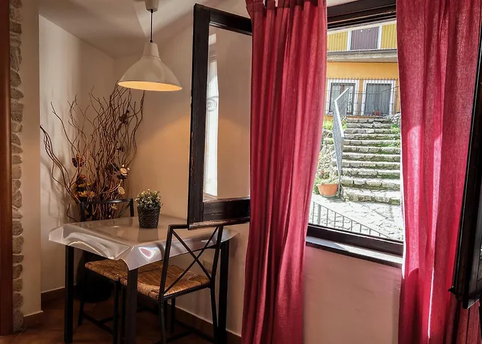 Guarda Che Luna 4* Sasso di Castalda