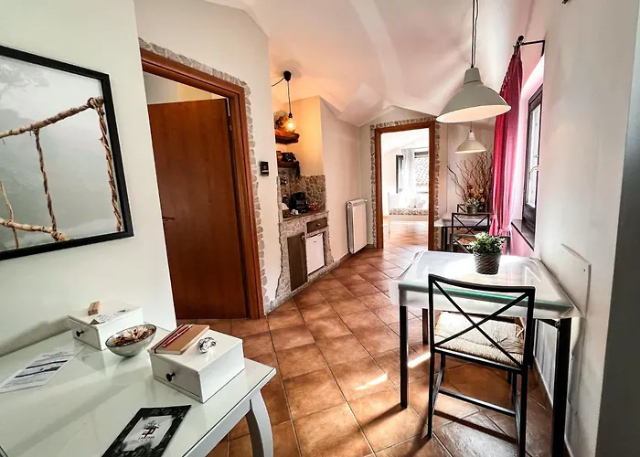 Guarda Che Luna 4* Sasso di Castalda